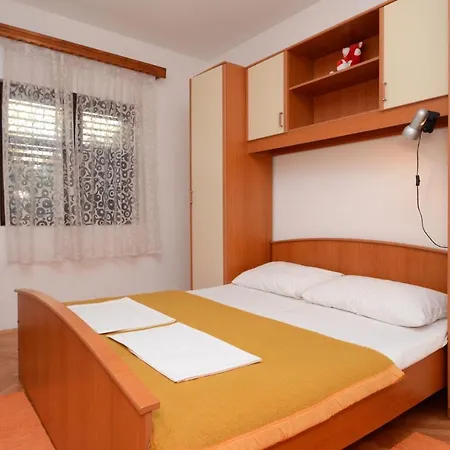 Apartman With Parking Space Zavalatica, Korcula - 14204 *