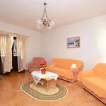 With Parking Space Zavalatica, Korcula - 14204 דירה זבלטיצה