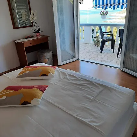 Apartment With Parking Space Zavalatica, Korcula - 14204 Zavalatica