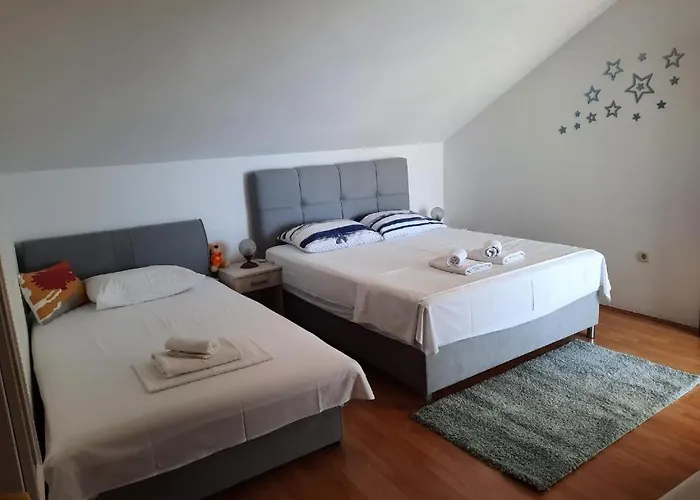 With Parking Space Zavalatica, Korcula - 14204 *